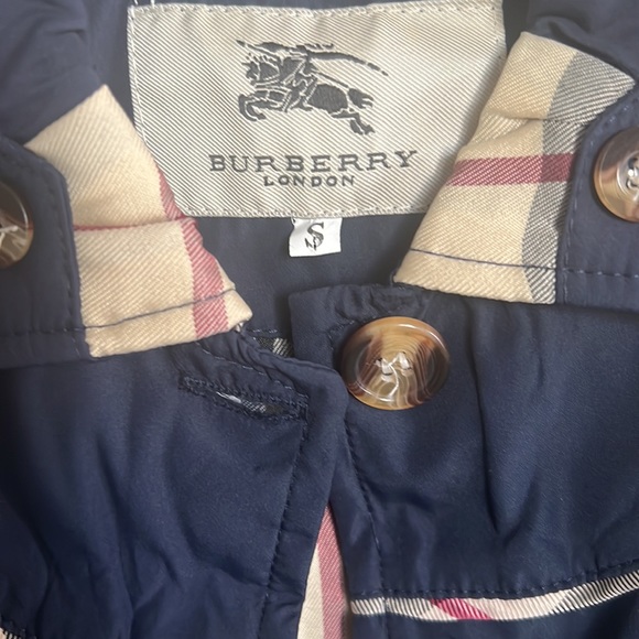 Beautiful Burberry baby girl coat 2-3 years - Picture 2 of 10